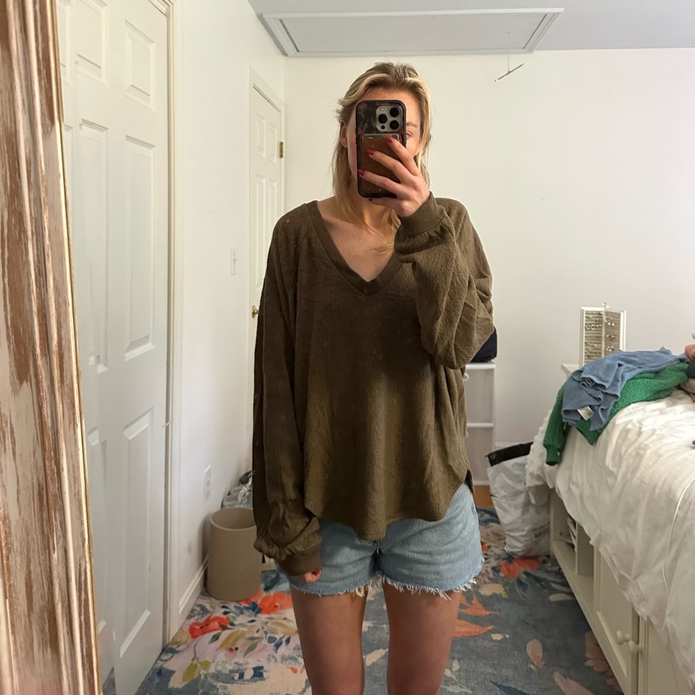 Urban Outfitters Green V-Neck Sweater Lightweight Knit